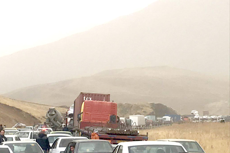 فرماندار : ترافیک کامیون ها در مرز تمرچین به حالت عادی برگشت