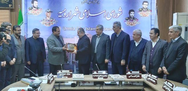 شهردار ارومیه لایحه بودجه ۹۸ را به شورا داد / اولویت های بودجه سال آینده