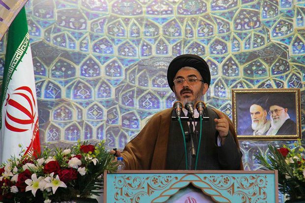 امام جمعه ارومیه : مسئولان در اتفاقات اخیر اعلام موضع کنند