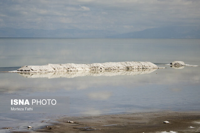 افزایش یک متری تراز دریاچه ارومیه / ادامه رهاسازی آب از آخر آبان ماه
