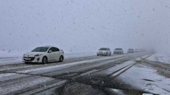 جاده های آذربایجان غربی برفی است/ پیش بینی یخبندان و افت دما