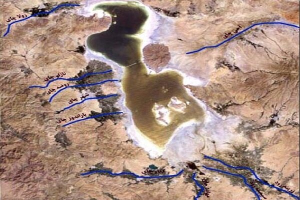 کاهش ۲ میلیارد مترمکعبی حجم آب دریاچه ارومیه