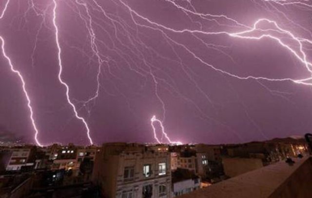 باران و رعد و برق در راه نیمه جنوبی آذربایجان غربی