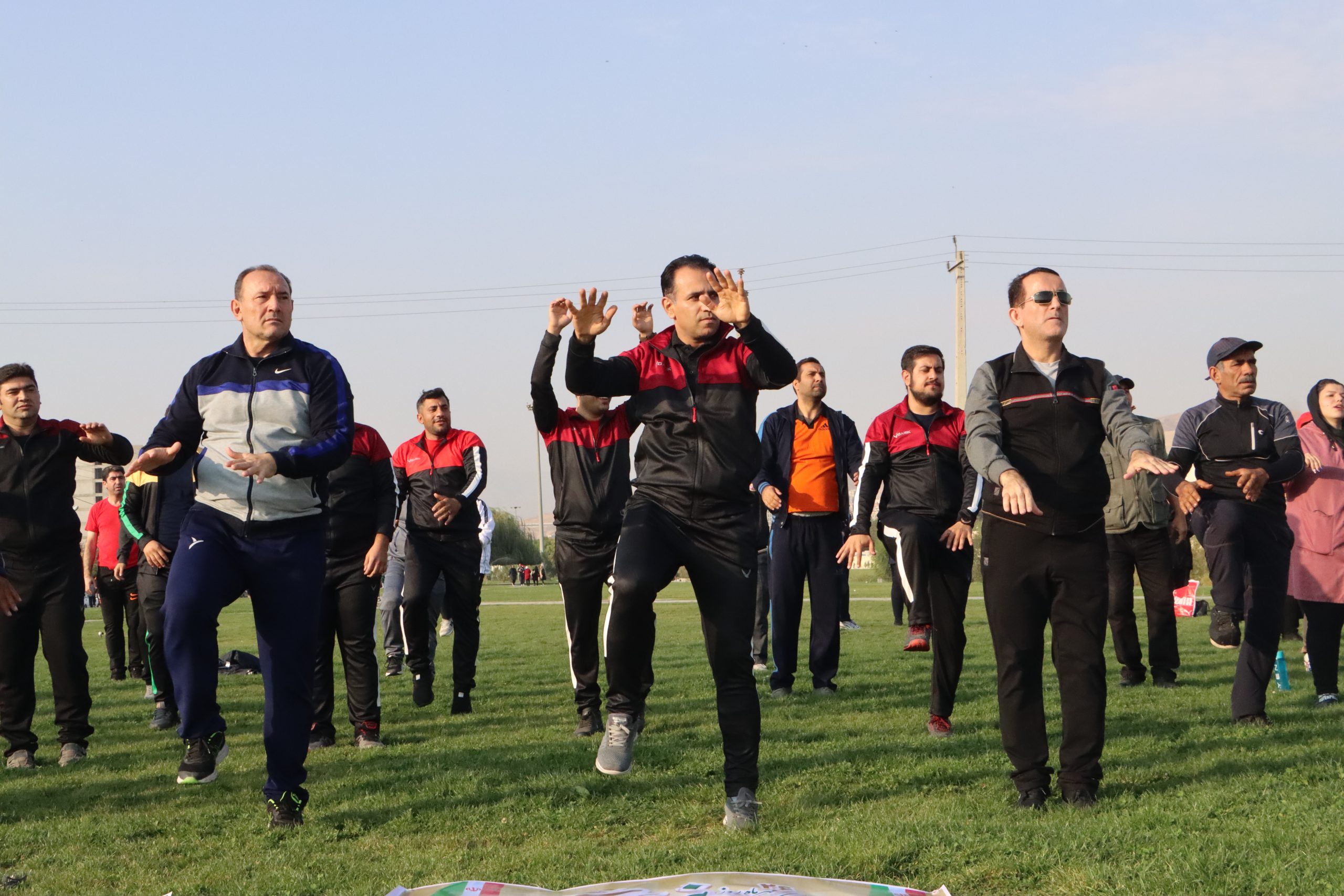 همایش پیاده‌روی و ورزش صبحگاهی جامعه ورزش استان همزمان با آغاز هفته ورزش و تربیت بدنی + عکس