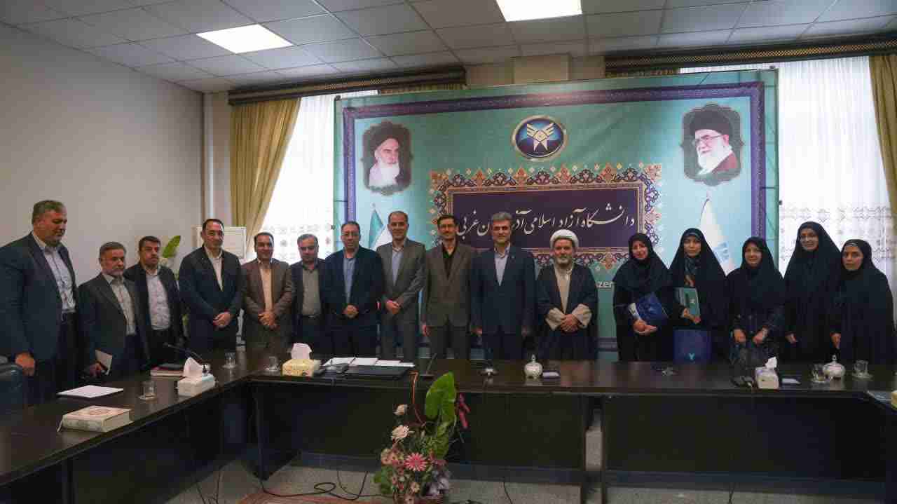 لزوم آسیب‌شناسی و تدوین برنامه‌های متناسب با ظرفیت استادان و دانشجویان در دانشگاه آزاد